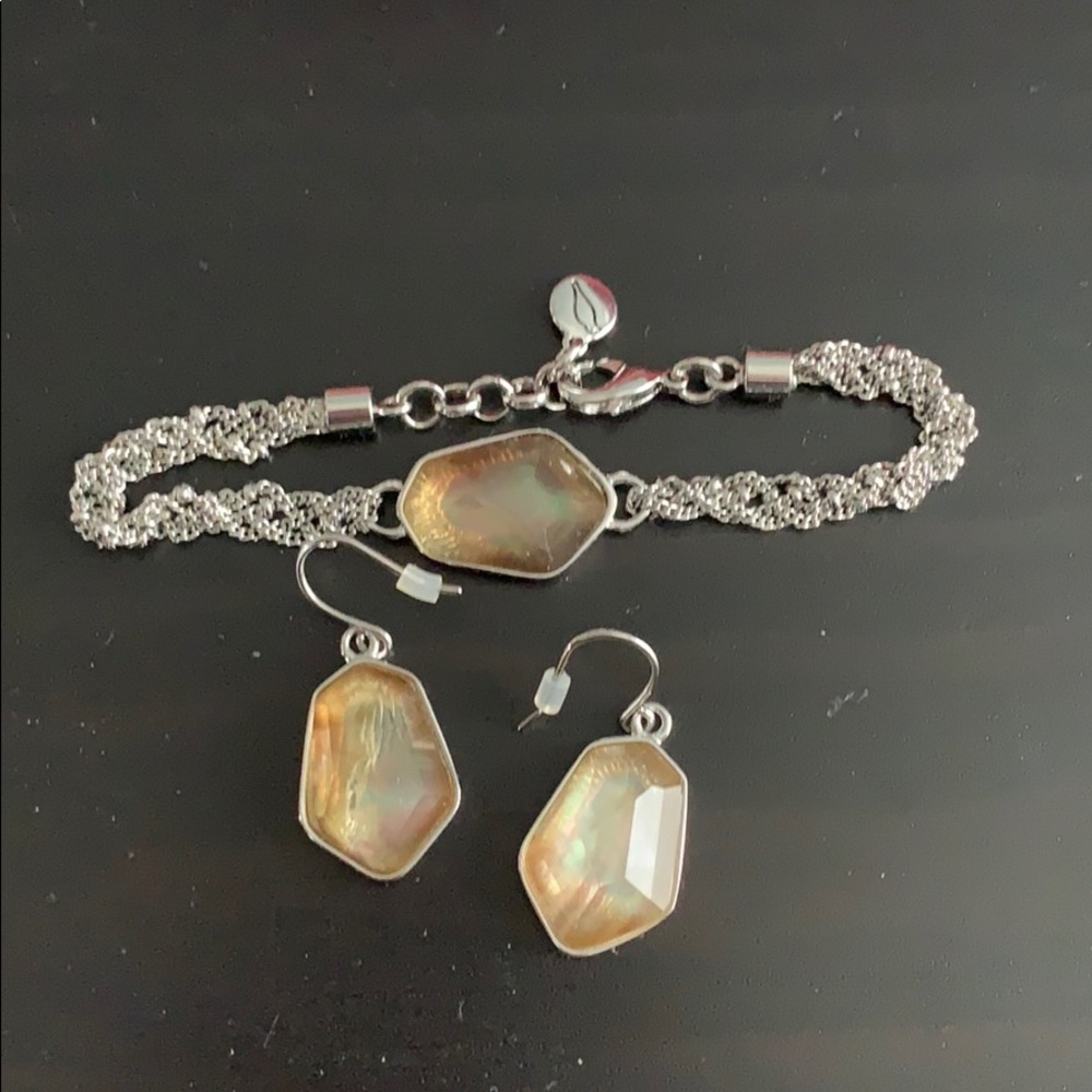 Bracelet and earrings set from Chile + Isabel